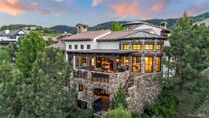 Exterior, Facade, Mediterranean