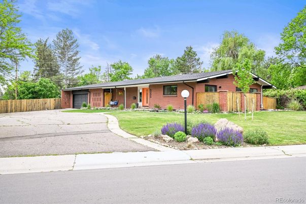 Exterior, Facade, Brick Facade, Ranch