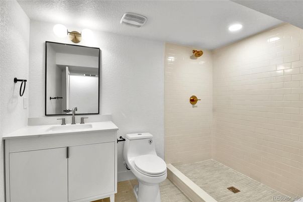 Bathroom, Interior, Recessed Lighting