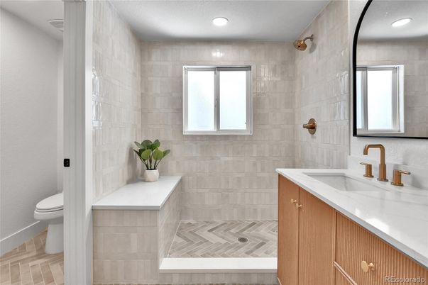 Bathroom, Interior, Recessed Lighting