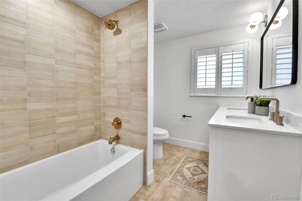 Bathroom, Dual Sink Vanities, Interior, Wood Texture Flooring