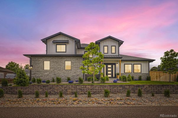 Exterior, Facade, Farmhouse