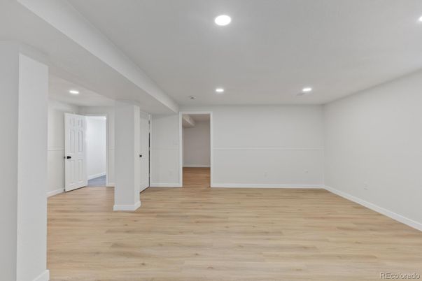 Empty room, Interior, Recessed Lighting, Wood Texture Flooring