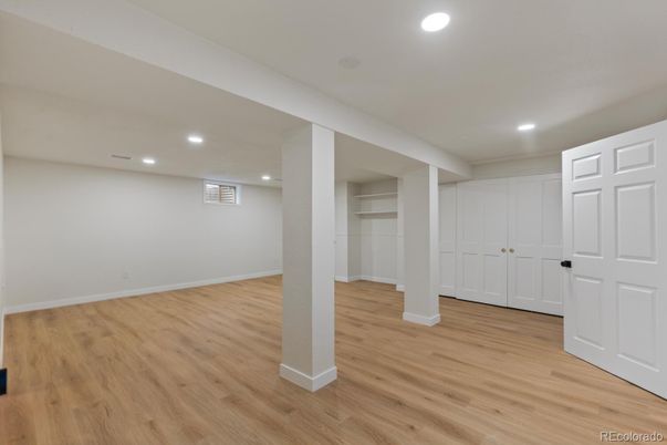 Empty room, Interior, Recessed Lighting, Wood Texture Flooring