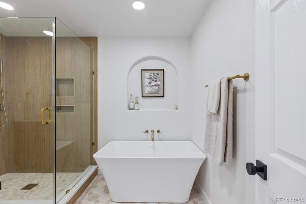 Bathroom, Free Standing Baths, Glass Shower, Interior, Recessed Lighting