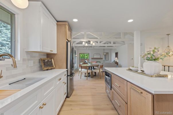 Chandelier, Dining room, Interior, Kitchen, Pendant Lights, Recessed Lighting, Wood Texture Flooring