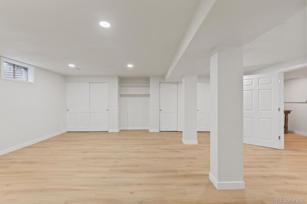 Empty room, Interior, Recessed Lighting, Wood Texture Flooring