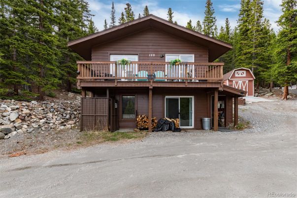 Exterior, Facade, Log Home