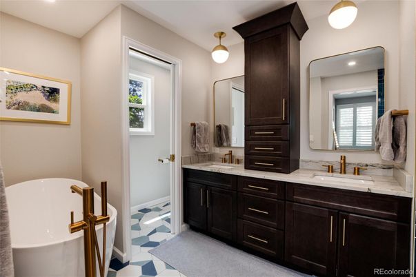 Bathroom, Dual Sink Vanities, Free Standing Baths, Interior, Recessed Lighting