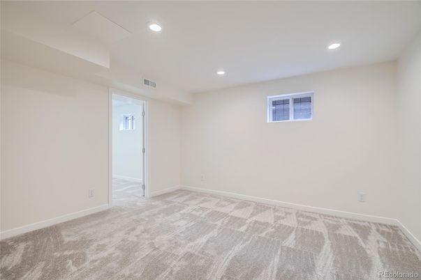 Empty room, Interior, Recessed Lighting