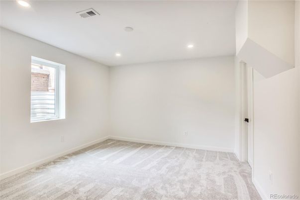 Empty room, Interior, Recessed Lighting
