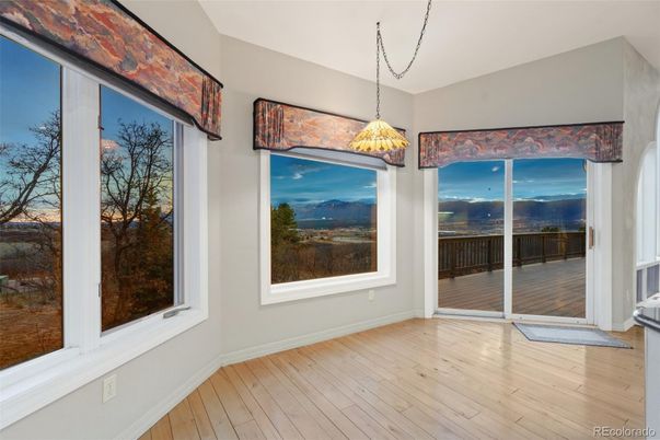 Interior, Pendant Lights, Wood Texture Flooring