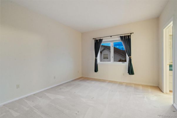 Empty room, Interior