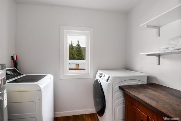 Interior, Washer, Wood Texture Flooring