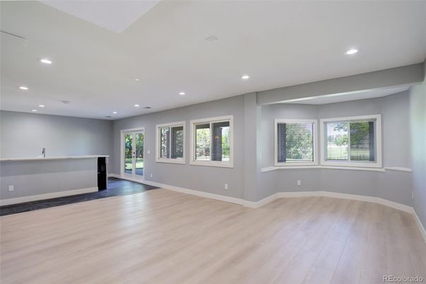 Empty room, Interior, Recessed Lighting, Wood Texture Flooring