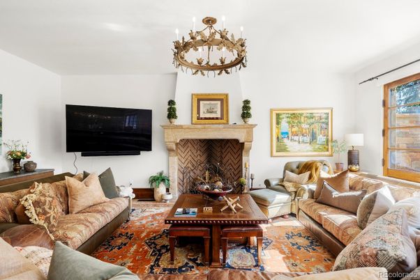 Chandelier, Fireplace, Interior, Living room