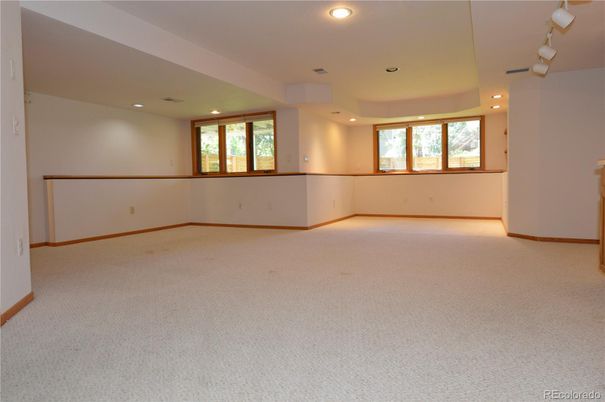 Empty room, Interior, Recessed Lighting