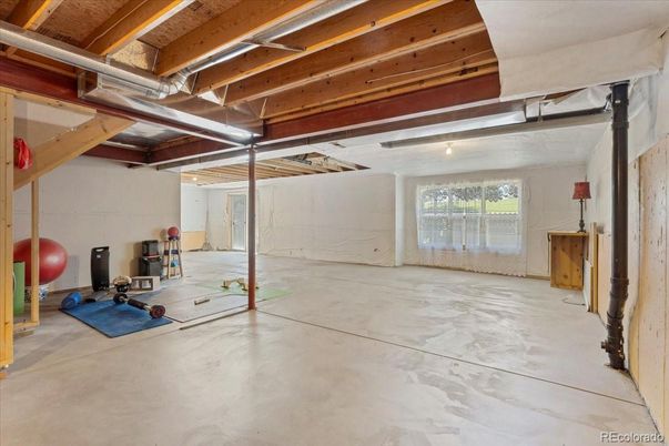 Fitness Equipment, Interior, Wooden Beams