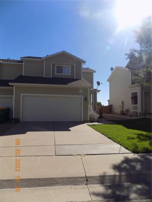 Attached, Exterior, Facade, American Craftsman