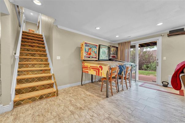 Interior, Recessed Lighting, Wood Texture Flooring