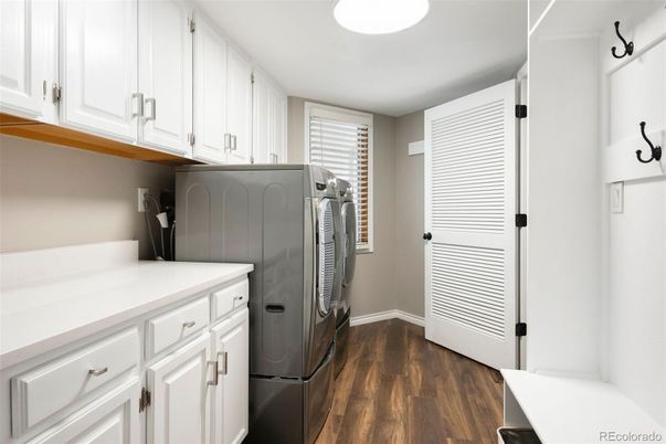 Interior, Washer, Wood Texture Flooring