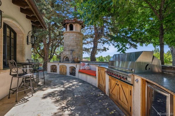 Exterior, Fireplace