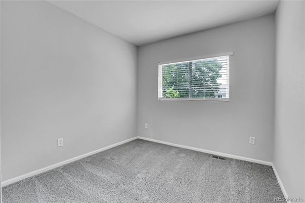 Empty room, Interior