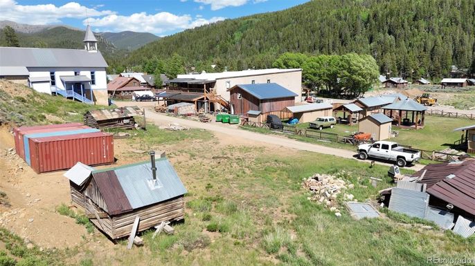 Exterior, Drone
