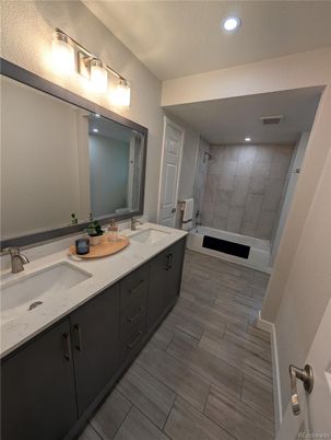 Bathroom, Dual Sink Vanities, Interior, Recessed Lighting