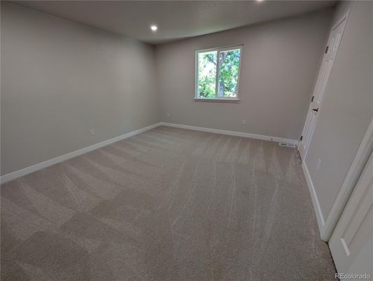 Empty room, Interior, Recessed Lighting
