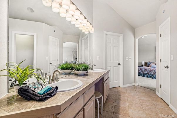 Bathroom, Bedroom, Dual Sink Vanities, Interior