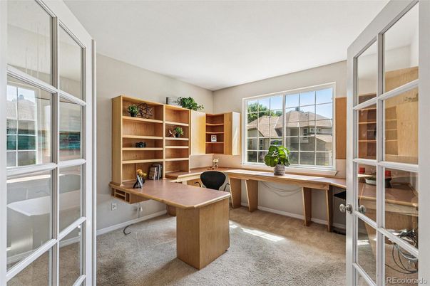Home Office, Interior