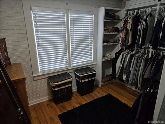 Interior, Walk-in Closets, Wood Texture Flooring