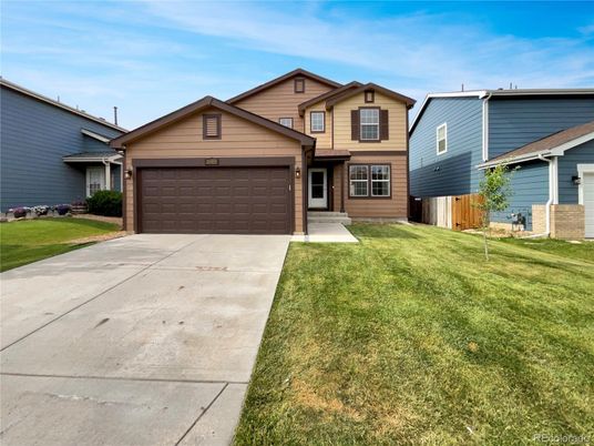 Attached, Exterior, Facade, American Craftsman