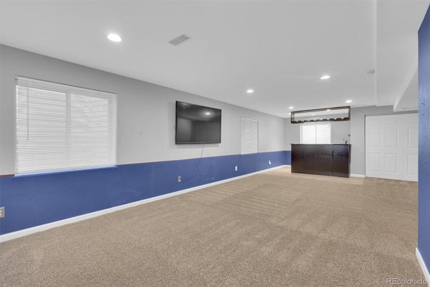 Empty room, Interior, Recessed Lighting