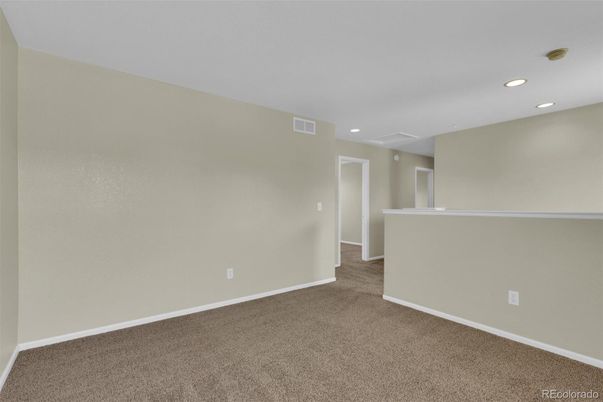 Empty room, Interior, Recessed Lighting