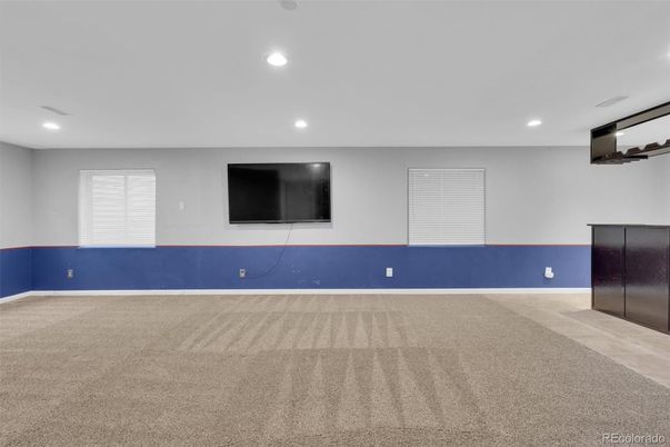 Empty room, Interior, Recessed Lighting