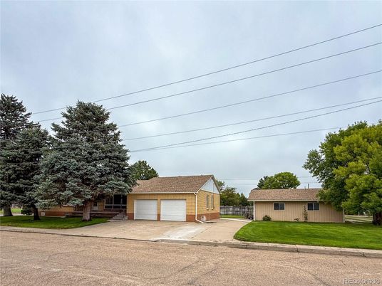 Backyard, Detached Garage, Exterior