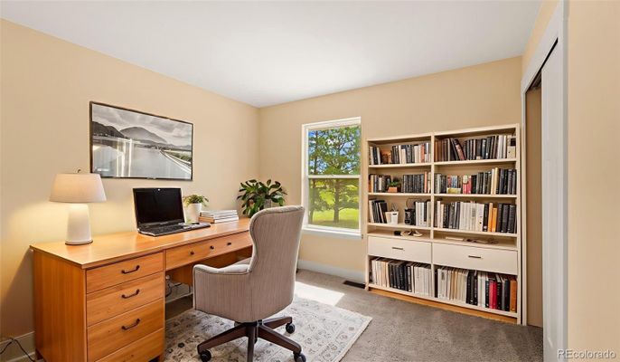 Home Office, Interior