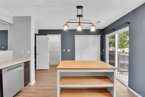 Interior, Pendant Lights, Wood Texture Flooring