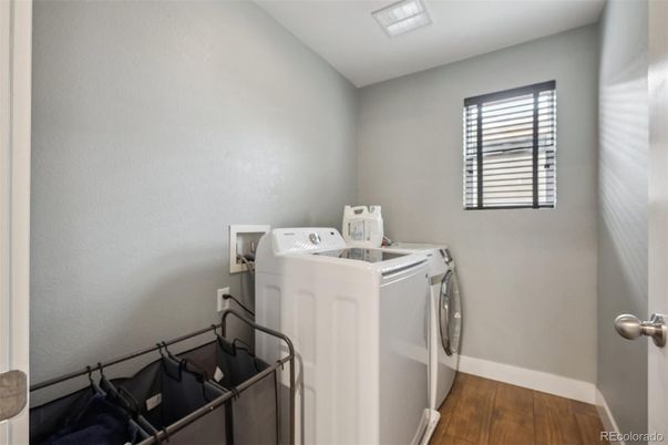 Interior, Washer, Wood Texture Flooring
