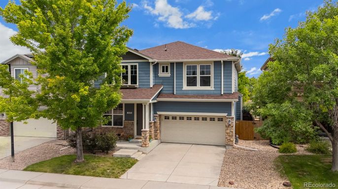 Attached, Exterior, Facade, American Craftsman