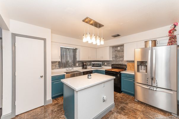 Interior, Kitchen, Pendant Lights, Stainless Steel Appliances