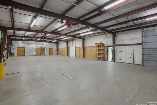 Garage, Interior