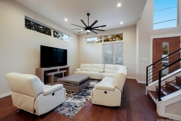 Interior, Living room, Pendant Lights, Recessed Lighting, Wood Texture Flooring