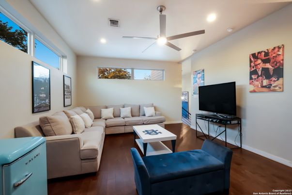 Interior, Living room, Recessed Lighting, Wood Texture Flooring