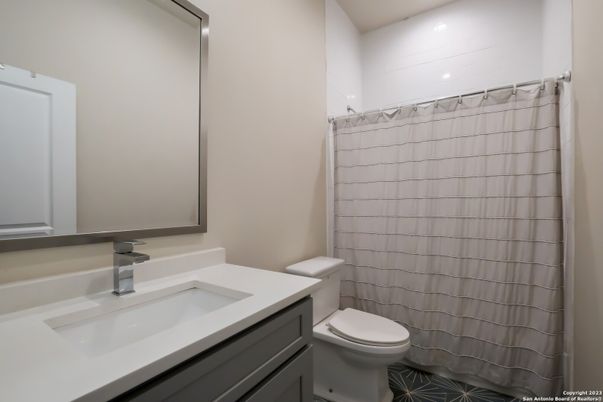Bathroom, Interior, Recessed Lighting
