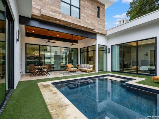 Exterior, Pool