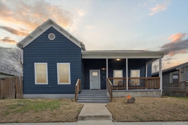 Exterior, Facade, American Craftsman