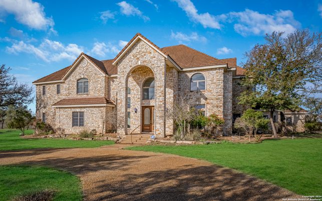 Backyard, Exterior, Facade, Brick Facade, Brick Traditional